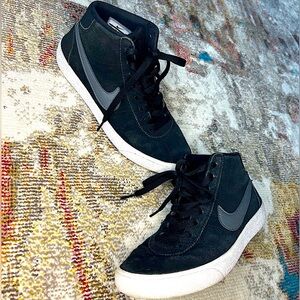Nike black suede sneaker high tops grey swish women’s size 7.5 EUC